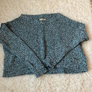 Oversized and cropped sweater!